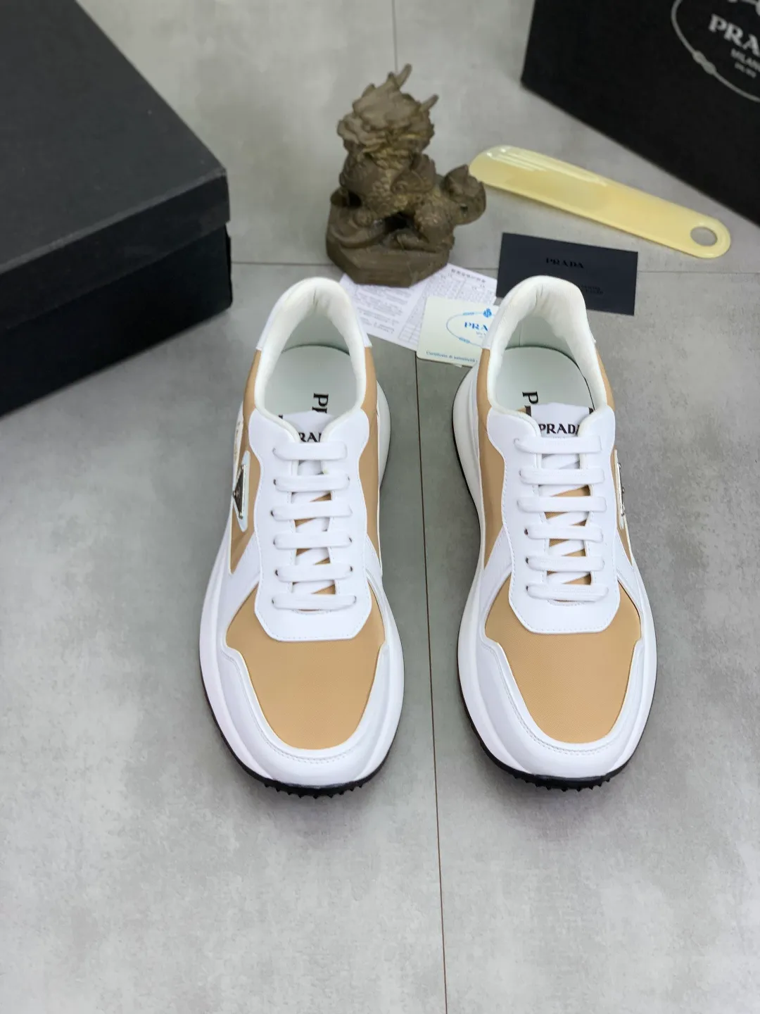 Men's Men's Shoes💰P440💰[New Style] (PRADA) The latest classic model of breathable and comfortable men's shoes has been launched on the official website in 1:1 copy, synchronized in Hong Kong, and on the same catwalk; all made of calfskin with breathable mesh fabric ➕Imported soft and comfortable pigskin lining, 🍡🍡original rubber outsole, non-slip and wear-resistant; comfortable on the feet, attractive style, fine workmanship, and simple and neat shoe last, highlighting a man's boldness and toughness, 👍Number: 38-44 (45 46 Customized) 4️⃣Color🉑️Choose